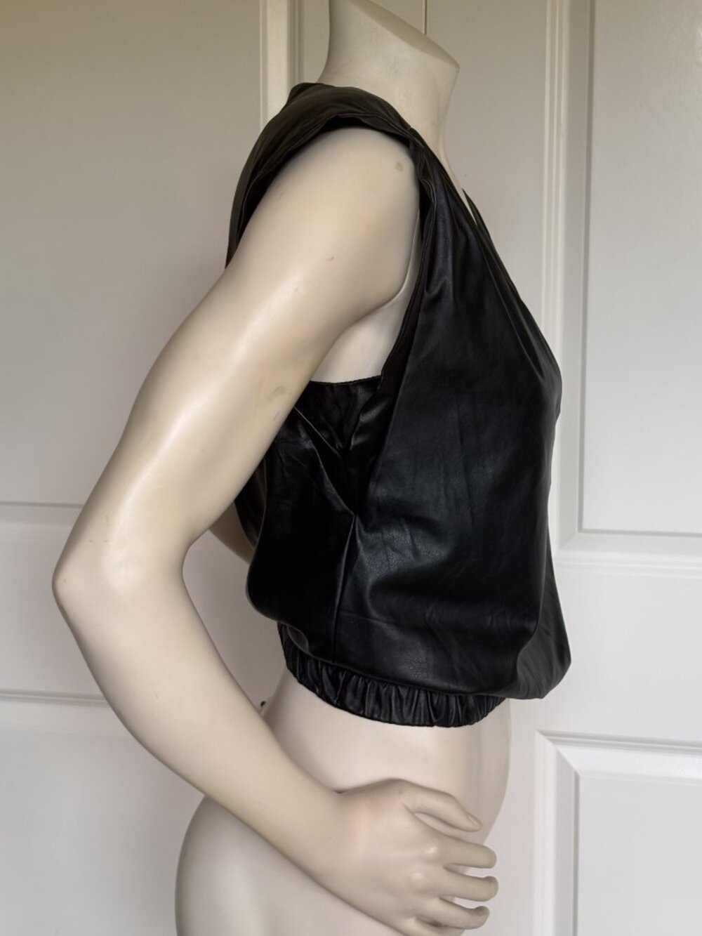 NWOT RAMY BROOK NEW YORK BLACK FAUX LEATHER CROP SLEEVELESS TOP SIZE: XS - Picture 6 of 9